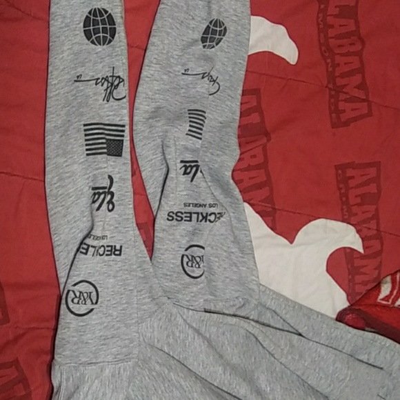 Young and reckless hoodie - Picture 2 of 2